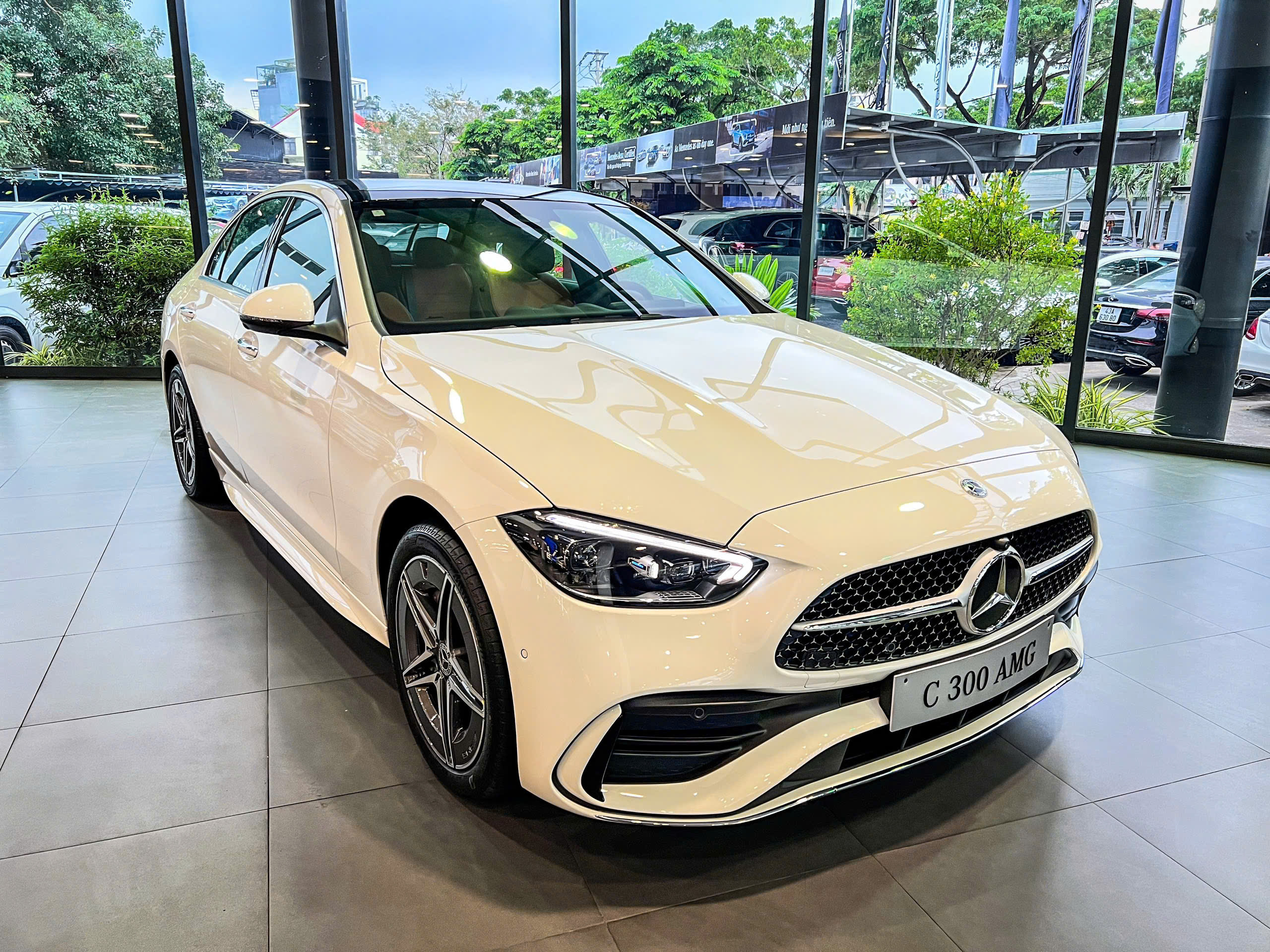 z7064769543392 5dd8a153e081e471a4c225540272d8ea C 300 AMG V2 2025